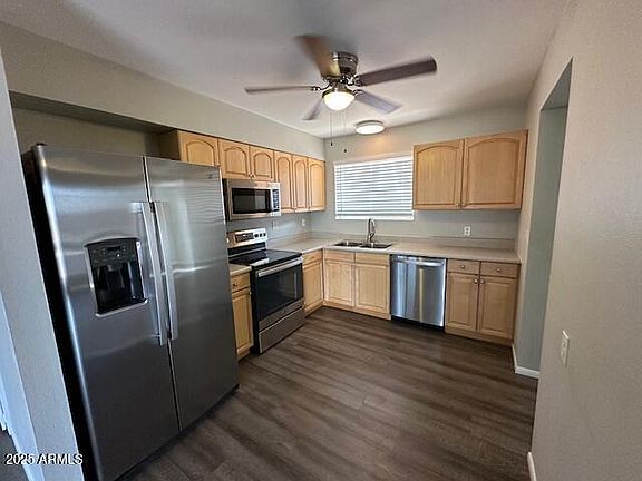 3rd image of 10851 W CANTERBURY Drive