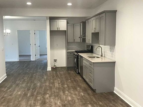 3rd image of 89 Union Blvd Floor 1
