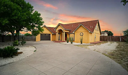 126 Gregory Dr Photo 1