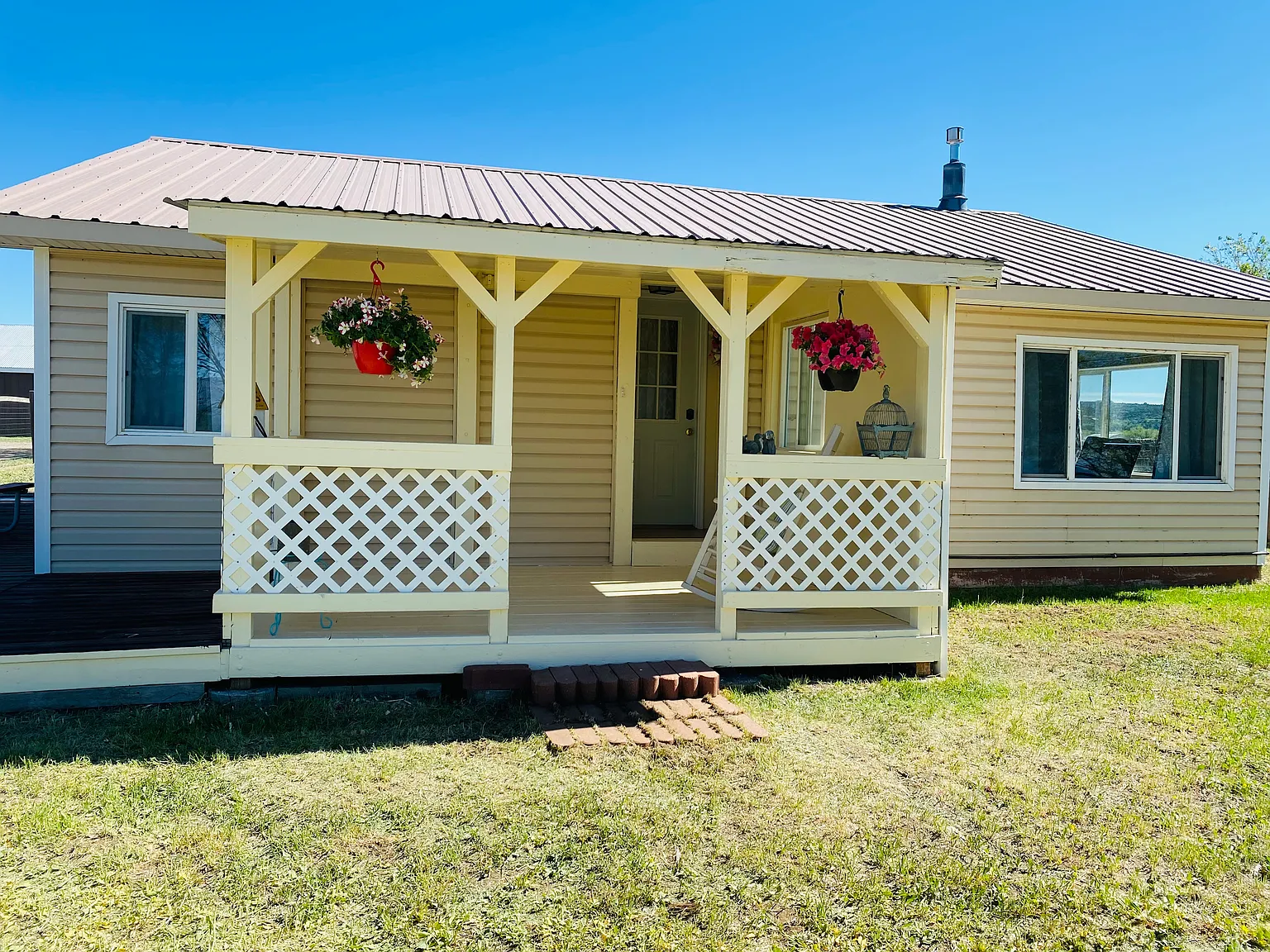 3 bed, 1145 sqft, $2,500 — Photo 1