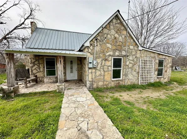 406 N Sycamore St, Hico, TX 76457