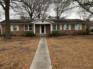 1104 Universal Dr, Columbia, SC 29209