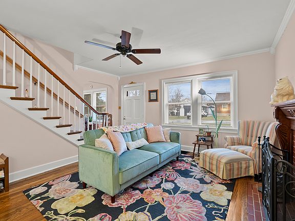 5th image of 136 N Broadway Park