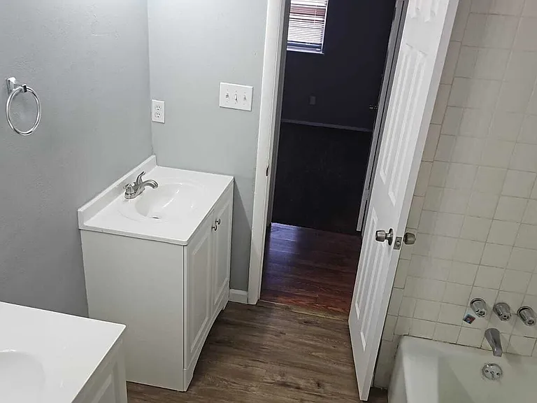 5701 NW Chestnut Ln — Photo 11