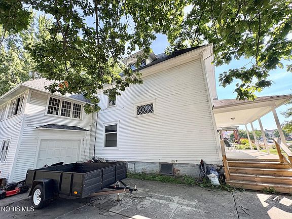3rd image of 512 W Washington St