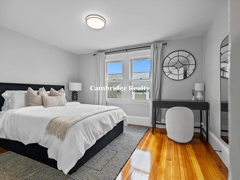 7 Dickson St #2T — Photo 4