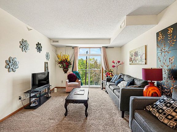 4th image of 1776 Maryland Ave E #201