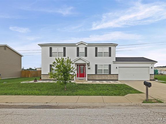 3rd image of 424 Edwin Dr