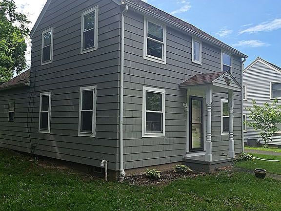 2nd image of 175 Corona Rd