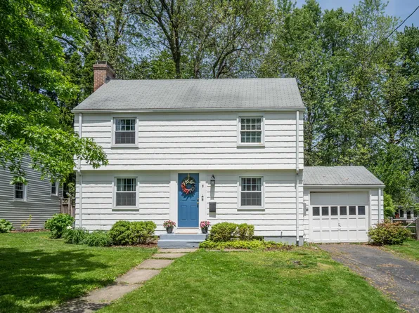 8 Linnard Road, West Hartford, CT 06107