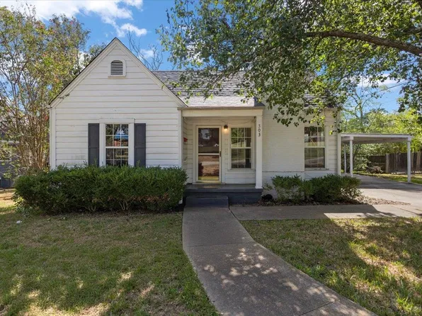 303 W Collins St, Henderson, TX 75654