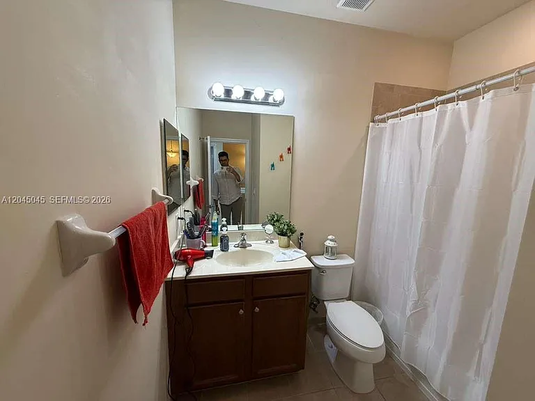 9572 SW 169th Pl #MAIN HOUSE — Photo 10