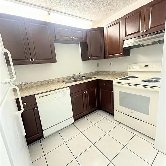 11352 Royal Palm Blvd — Photo 2