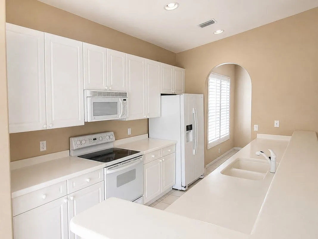 2 bed, 2.0 bath, 1668 sqft, $2,250 — Photo 2