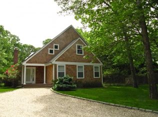 11 Monument Ln, East Hampton, NY 11937