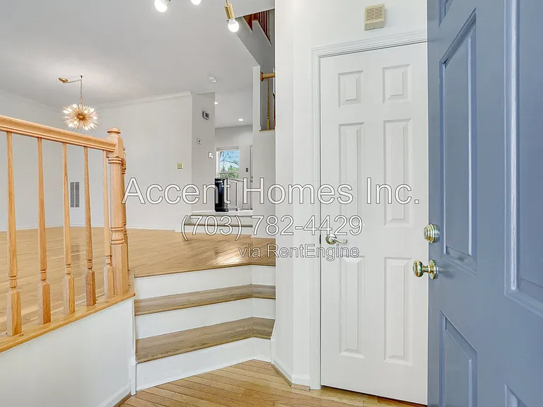 21217 Millwood Sq — Photo 8
