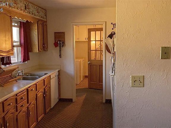 4th image of 1023 E 3rd St