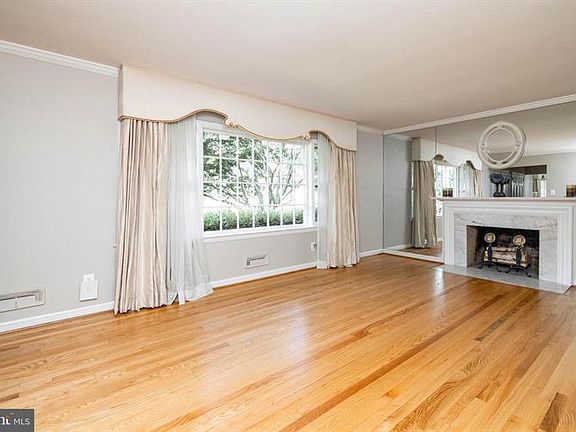 2nd image of 7202 Regent Dr