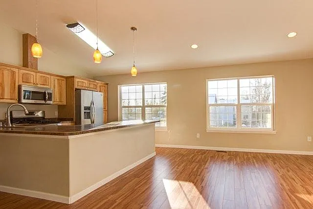 3 bed, 1244 sqft, $2,700 — Photo 3