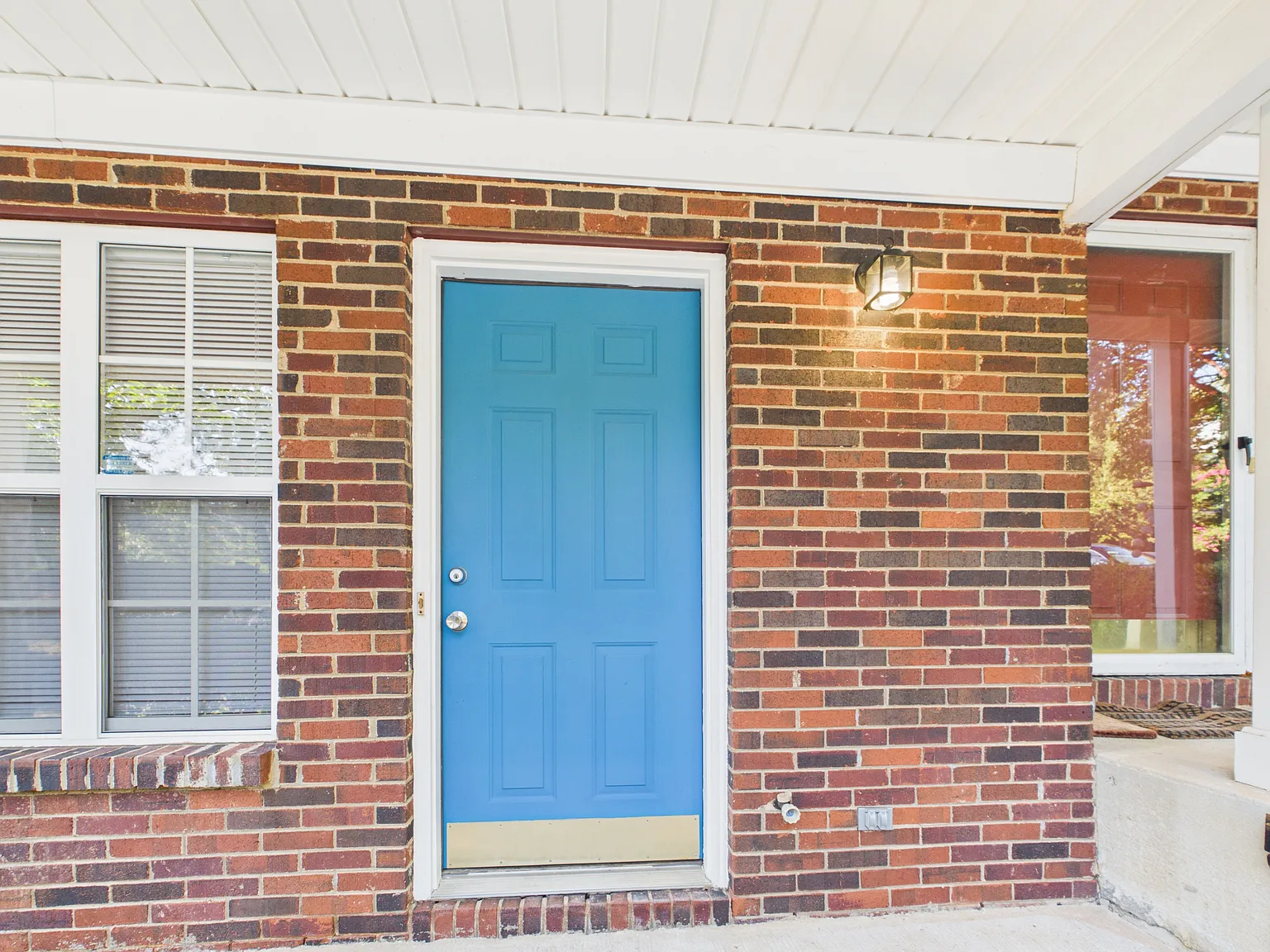 2 bed, 2.5 bath, 1068 sqft, $1,650 — Photo 2