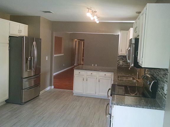 4th image of 271 Otterwood Ct