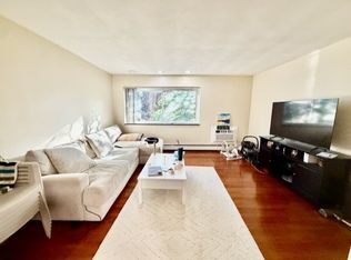 260 Mount Auburn St APT 1E, Watertown, MA 02472