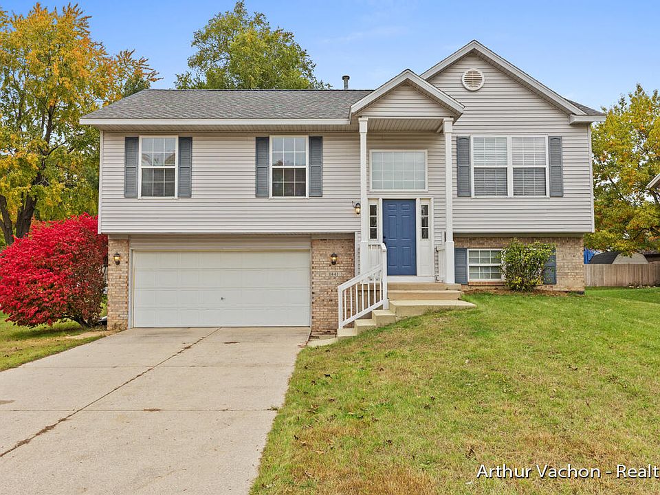 1st image of 1441 Manorwood Dr SE