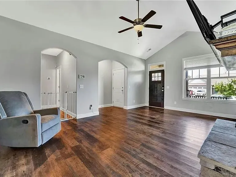 18 Forest Ridge Way — Photo 2
