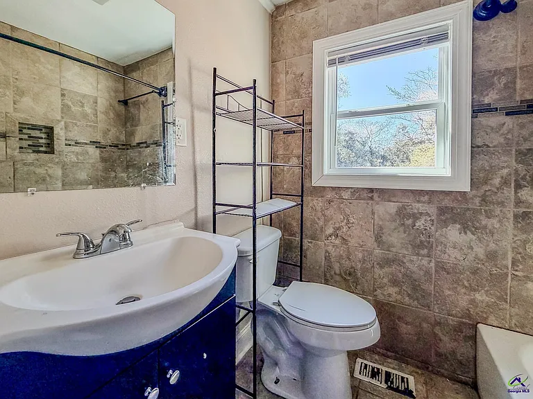 607 McArthur Blvd — Photo 11