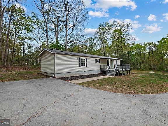 2nd image of 7449 Lakewood Ln