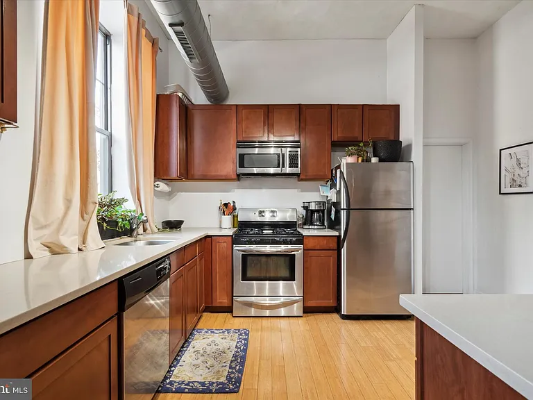 1637 Poplar St #N1 — Photo 10
