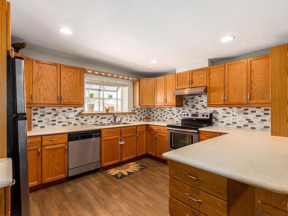 3rd image of 8102 N 38th Ave
