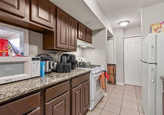3rd image of 1870 Tall Oaks Dr Unit 1109