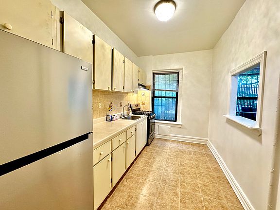 4th image of 714 Ocean Ave #1A