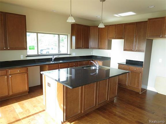 3rd image of 5271 Coulter Lake Blvd
