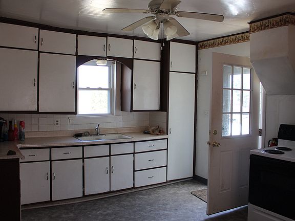 5th image of 180 Martin St #1