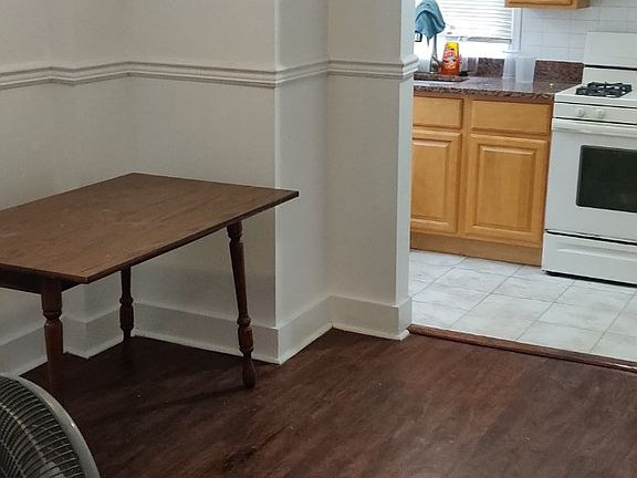2nd image of 139 Beechwood Ave