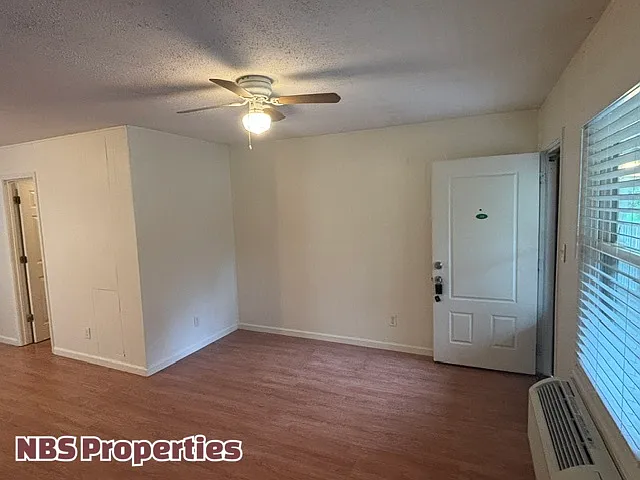 867 N Gallaher View Road Northwestunit #105 — Photo 7