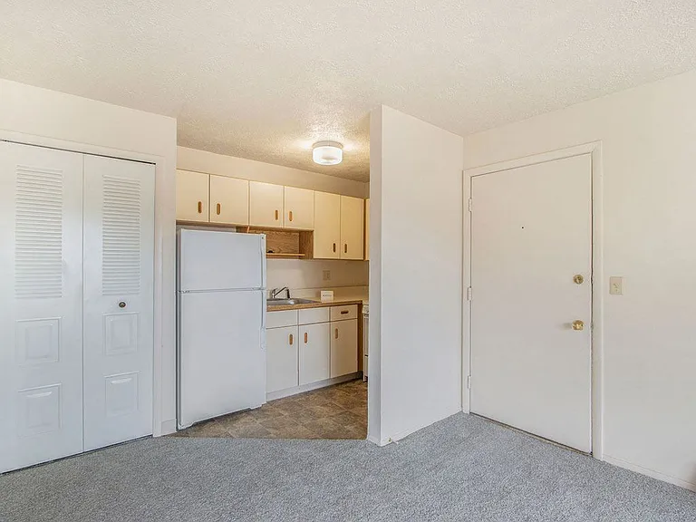 Wingate Apartments — Photo 14