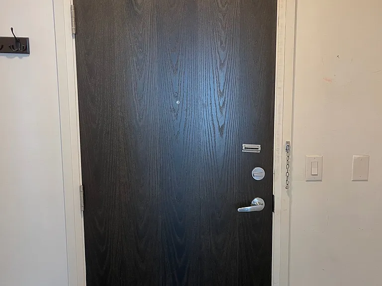 17 Kenaston Gdns #804 — Photo 5