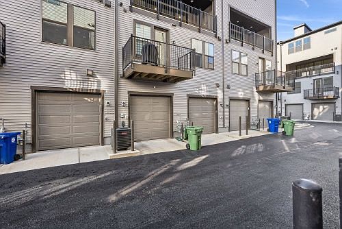 3rd image of 118B Locke St #Top