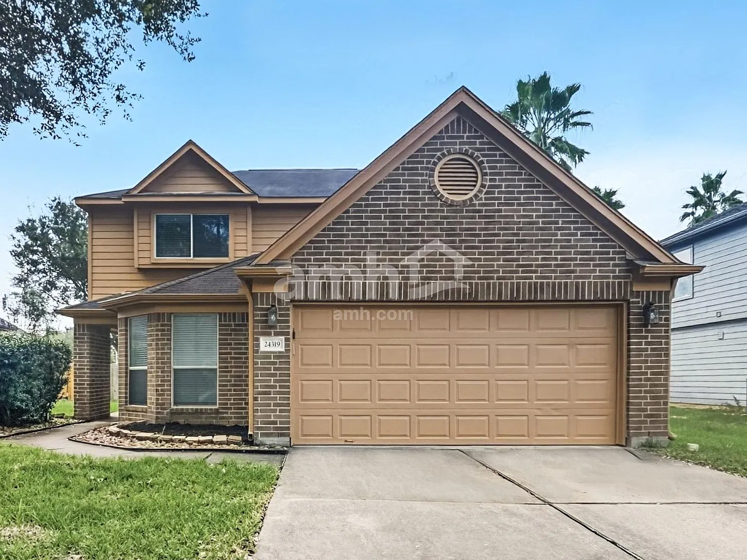 4 bed, 2.5 bath, 2301 sqft, $2,235 — Photo 1