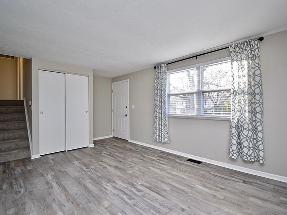 4th image of 1390 Firethorne Dr