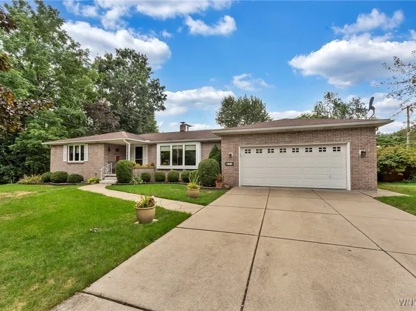 47 Ivy Way, Lancaster, NY 14086