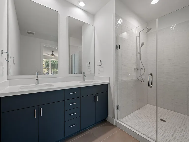3810 Berkman Dr — Photo 7
