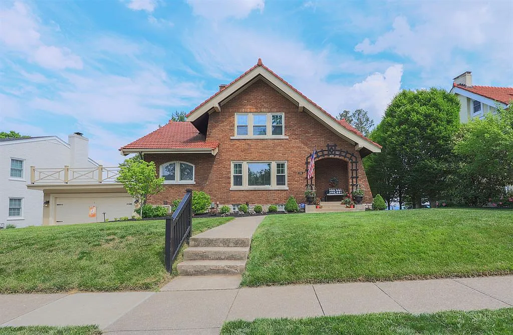 206 Riverside Pkwy photo 1