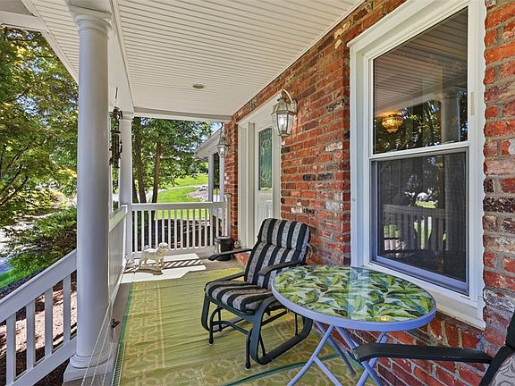 3rd image of 2358 Golfview Dr