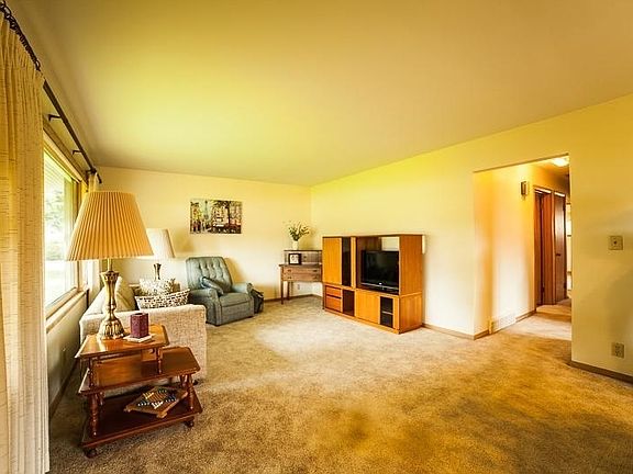 4th image of 8814 W Cleveland Ave