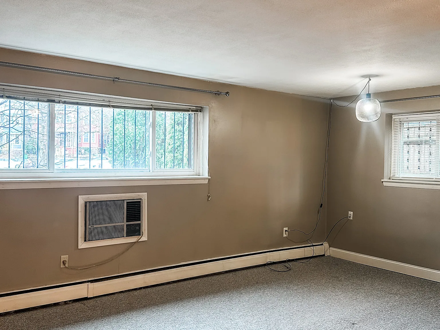 425 S Huntington Ave — Photo 3
