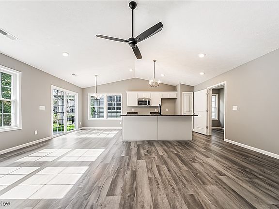 5th image of 65 Tanners Farm Dr